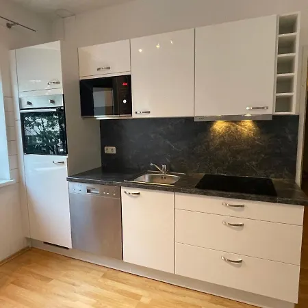 2 Schlafzimmer Daire *